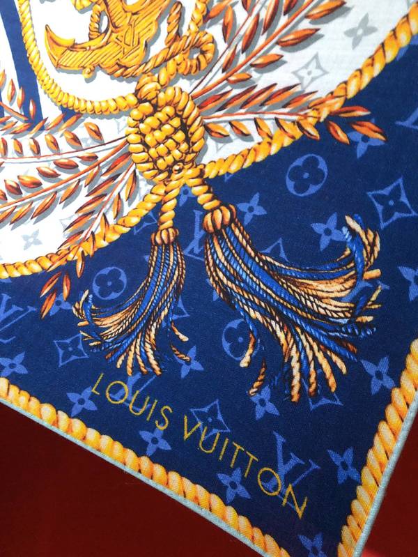 Louis Vuitton Scarf LVC00586